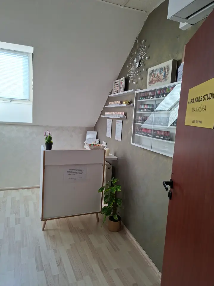 AURA nails studio