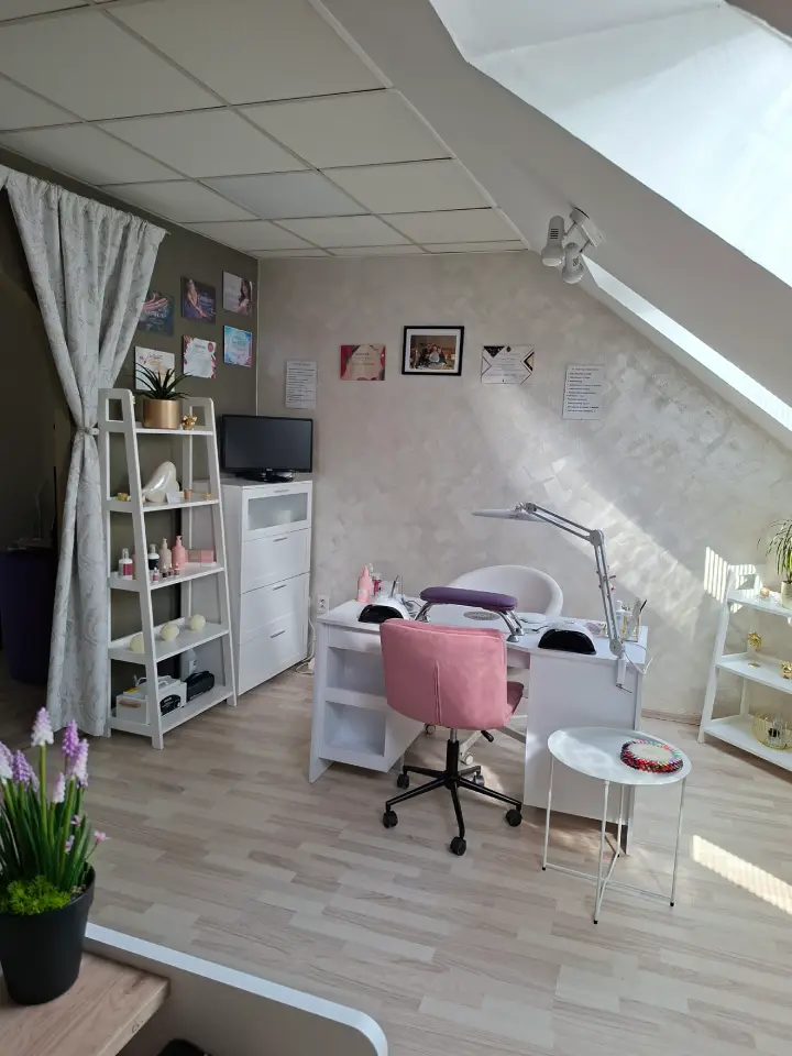 AURA nails studio