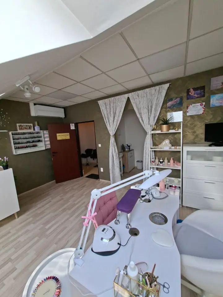 AURA nails studio